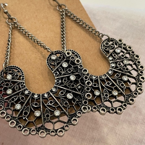 💐5/25 large bold rhinestone statement silver tone chain teardrop earrings - Picture 3 of 7